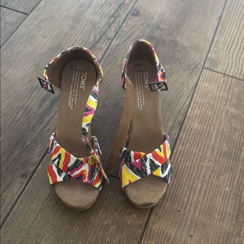 TOMS Women's Vibrant Multicolor Wedges